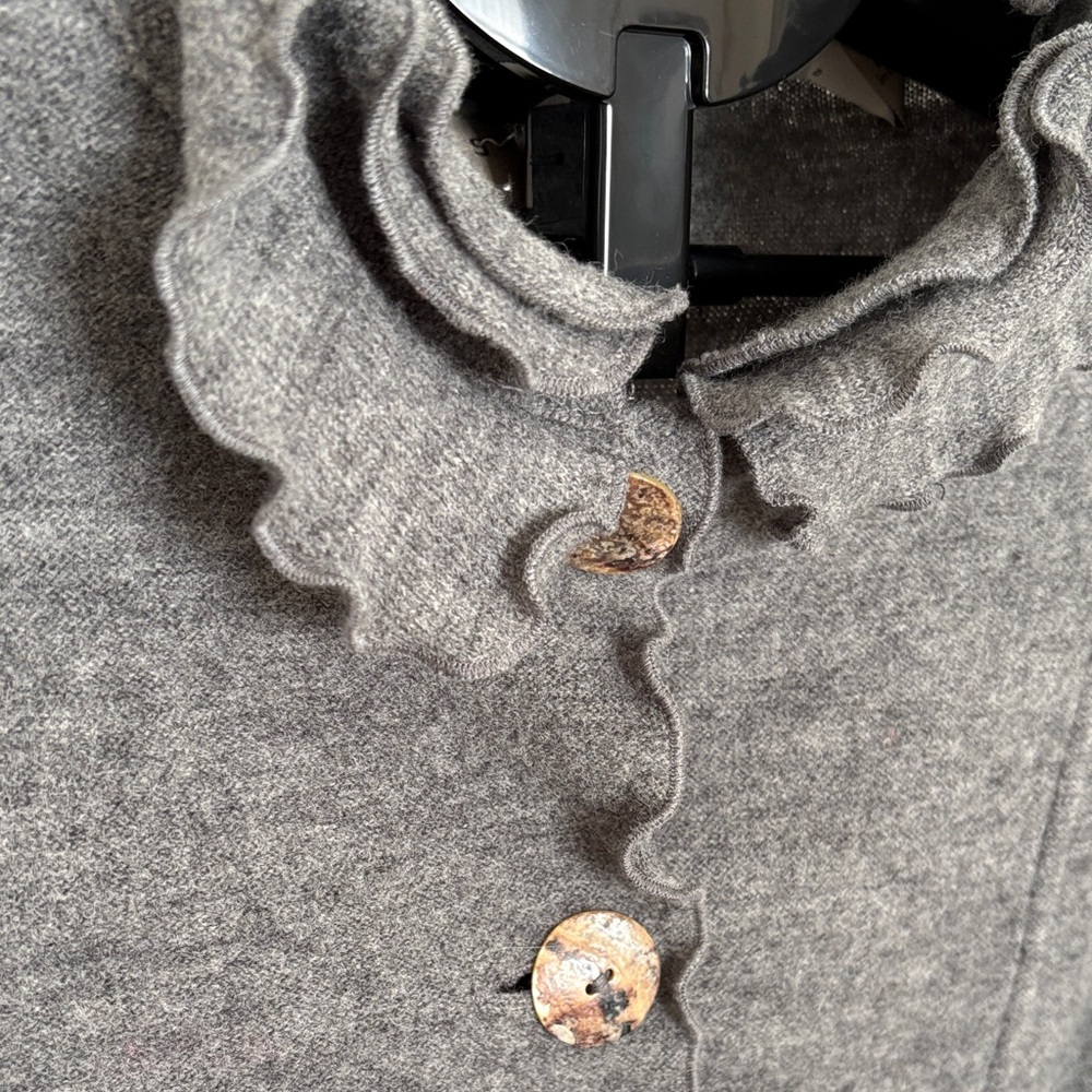 Unique Gray Wool Ruffled Women's Sweater - Picture 4 of 9